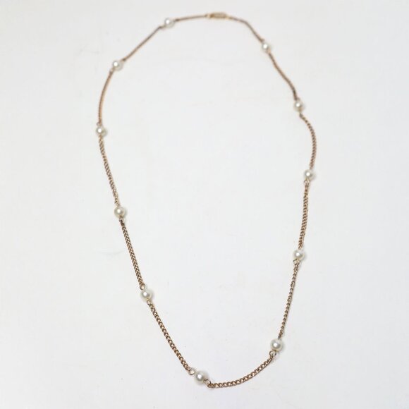 Faux Pearl & Gold Tone Chain Delicate Necklace Classic Old Money Pearls - Picture 5 of 7